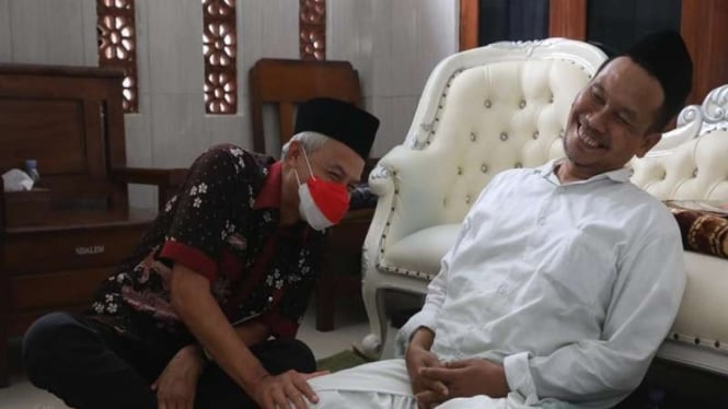Gubernur Jawa Tengah Ganjar Pranowo dan Gus Baha