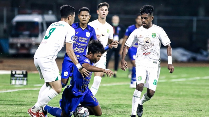 Pertandingan PSIS Semarang vs Persebaya Surabaya