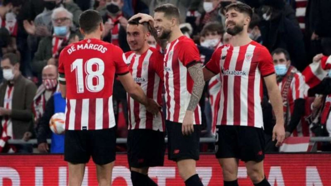 Pemain Athletic Bilbao rayakan gol