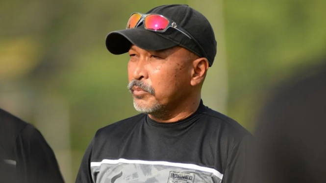 Fakhri Husaini saat jadi pelatih Borneo FC