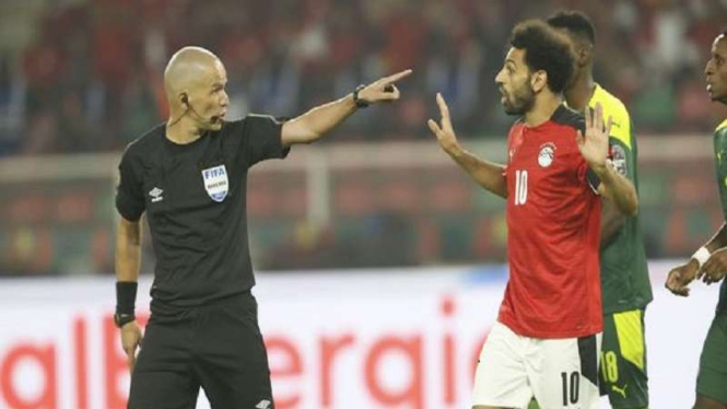 Mohamed Salah saat dimarahi wasit 