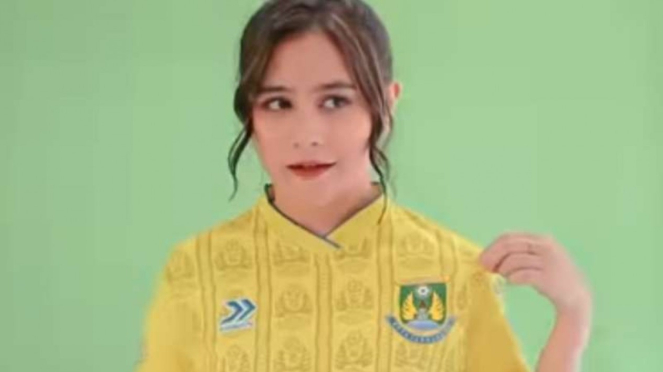 The owner of Persikota Tangerang, Prilly Latuconsina.