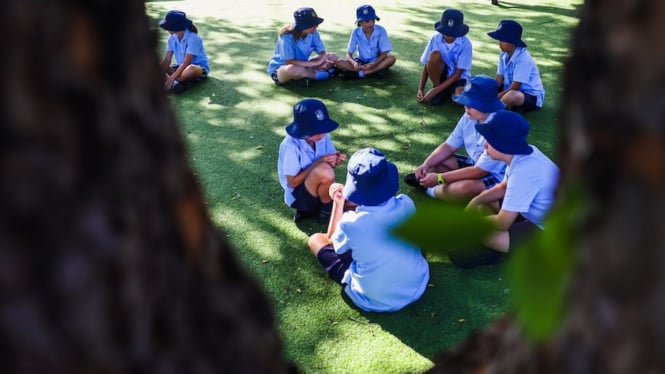 Uji coba perubahan jam sekolah di NSW akan dilaksanakan tahun 2022 dan sekolah bisa berpartisipasi bila menghendaki.Â  (ABC News: Tim Swanston)
