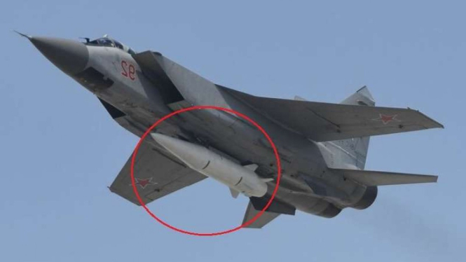 VIVA Militer: Jet tempur Rusia, MiG-31K, membawa rudal nuklir Kh-47M2 Kinzhal