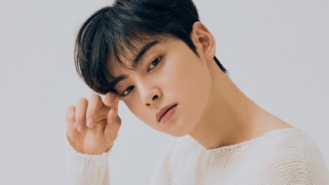 Cha Eun Woo Bakal Debut di Hollywood Akting Bareng Rebel Wilson