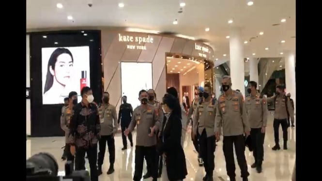Kapolda Metro Jaya Inspektur Jenderal Fadil Imran saat sidak mal Senayan City