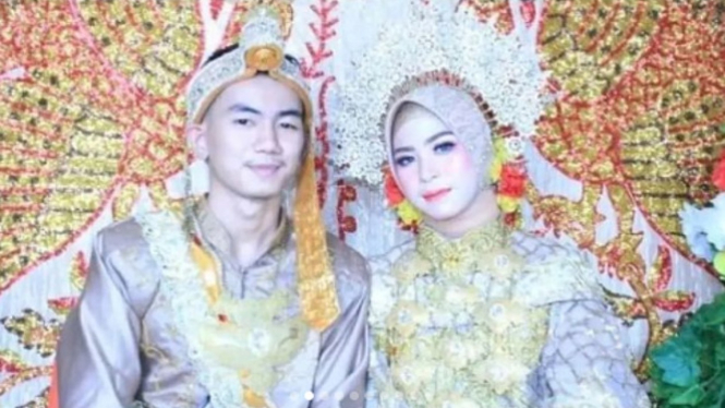 Foto Suami istri saat jadi pengantin