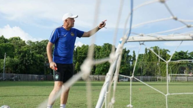 Pelatih PSIS Semarang, Dragan Djukanovic.