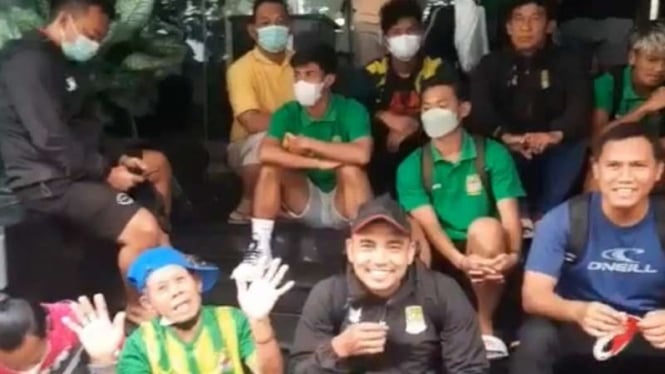 Pemain Persikasi Bekasi disebut telantar di luar hotel