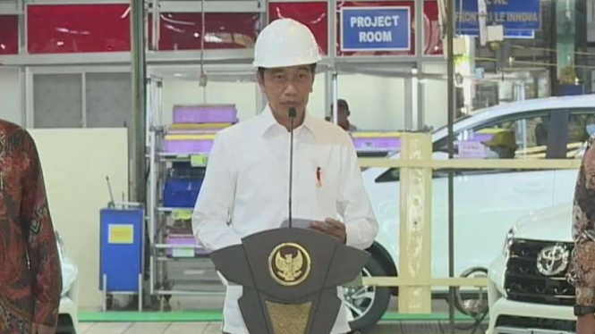 Presiden Joko Widodo lepas ekspor mobil Toyota.