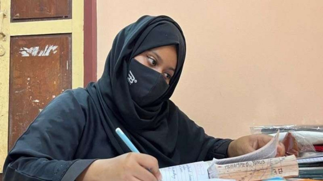 Ayesha Imthiaz (21 tahun), mahasiswi Muslim berhijab di India