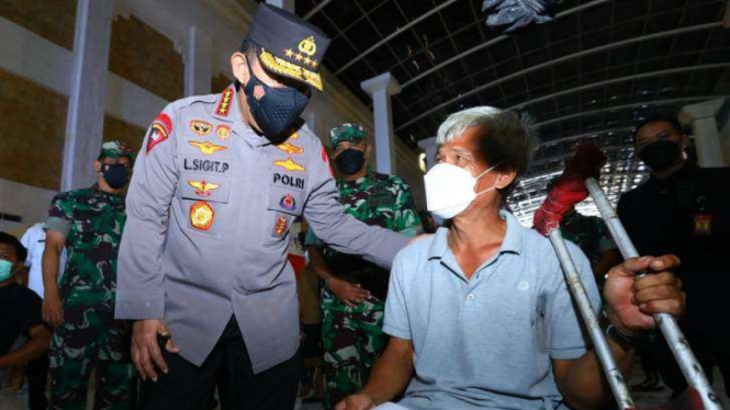 Kapolri Jenderal Listyo Sigit Prabowo saat meninjau vaksinasi di Bali.