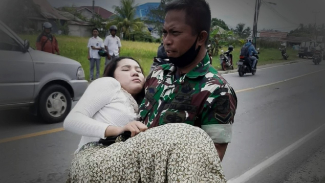 VIVA Militer: Serda Maulid selamatkan nyawa wanita cantik.