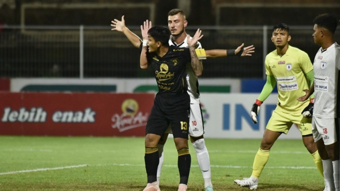 Penyerang asing Persipura, Yevhen Bokhashvili