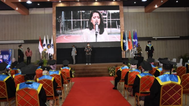 2400 Mahasiswa Universitas Mercu Buana Ikuti Wisuda Hybrid