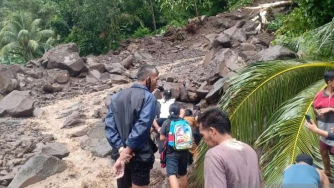 Kampung Langhaeng, Kecamatan Siau Barat Selatan, Kabupaten Siau Tagulandang Biaro, Sulawesi Utara, Senin, 21 Februari 202, yang diterjang banjir bandang.