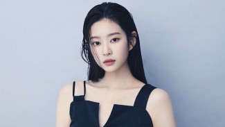 Mantan Personel IZ*ONE, Kim Min Ju Positif COVID-19