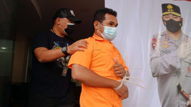 Polisi tangkap tiga orang pengeroyok Ketua DPP KNPI Haris Pertama.