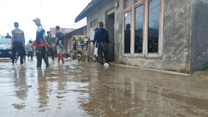 Banjir ROB Terjang Tiga Desa di Maluku, 1318 Jiwa Mengungsi.