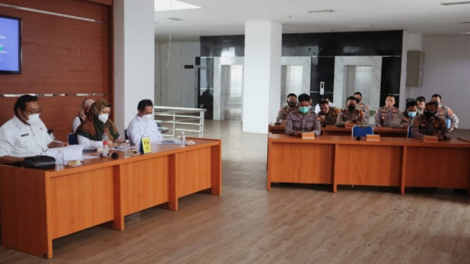 Rapat dinas kesehatan kota cirebon.