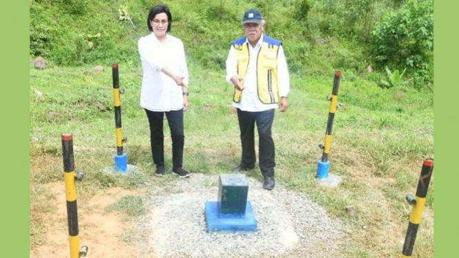 Menteri PUPR dan Menteri Keuangan di Titik Nol IKN Nusantara.