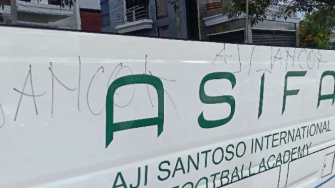 Aksi vandalisme di kompleks latihan Aji Santoso International Football Academy