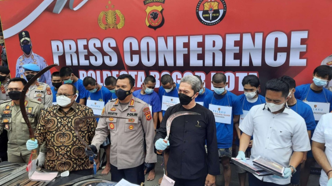Polresta Bogor Kota gelar konferensi pers kasus tawuran pemuda.