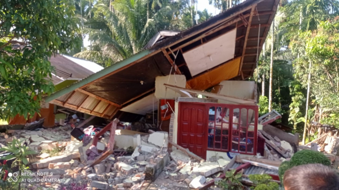 Bangunan di Pasaman Barat Sumatera Barat Rusak Parah Akibat Gempa