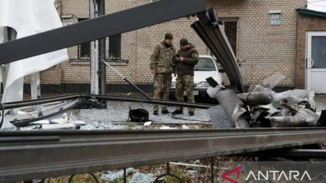 Ukraina Tembak Jatuh Pesawat Tempur Rusia Lalu Timpa Pemukiman