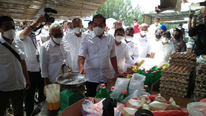 Menteri Perdagangan Muhammad Lutfi melakukan sidak ke pasar di Banda Aceh.