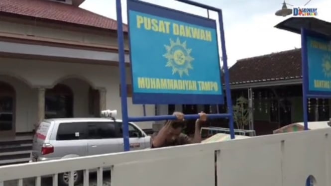 Viral Papan Nama Muhammadiyah di Masjid Dirobohkan Warga dan Pejabat