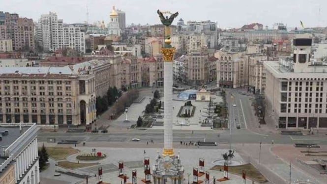 Alun-alun Kemerdekaan Maidan Nezalezhnosti di pusat Kiev, Ukraina.