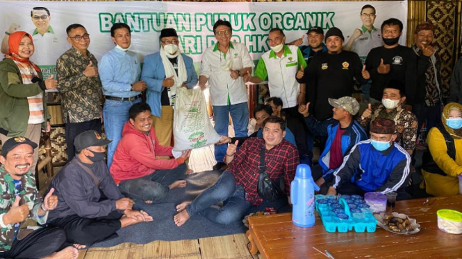 HKTI Berikan Edukasi dan Bantuan Pupuk Organik kepada Petani