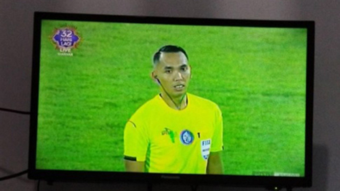 Wasit di laga Persija Jakarta vs Persib Bandung