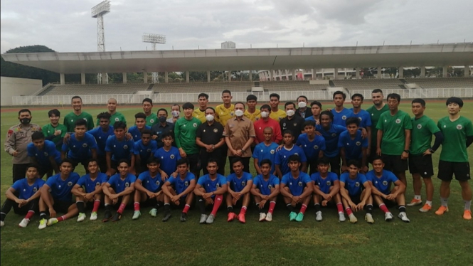 Skuad Timnas Indonesia U-19 bersama Menpora Zainudin Amali. 