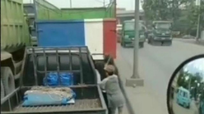 Pemalakan viral di media sosial