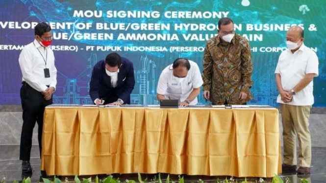 Kerja sama green energi antara Pupuk Indonesia, Pertamina dan Mitsubishi.