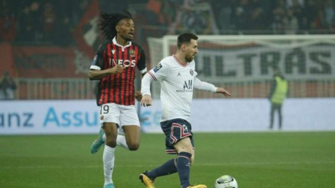 Bintang PSG, Lionel Messi saat melawan OGC Nice.