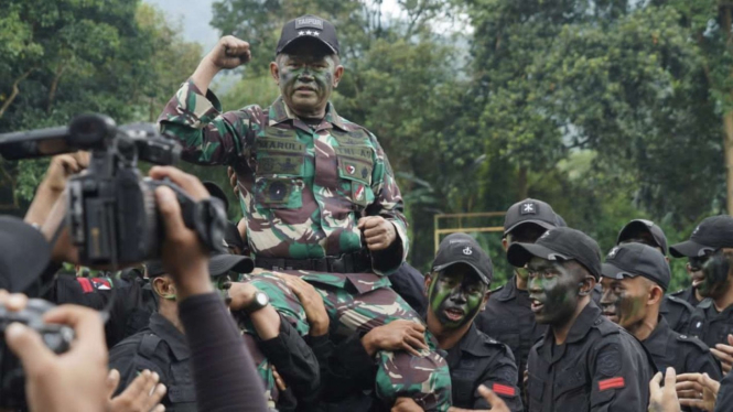 VIVA Militer: Pangkostrad mendapatkan Brevet Kehormatan Taipur Kostrad 