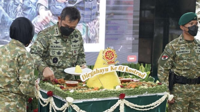 VIVA Militer: Pangkostrad gelar syukuran peringati HUT Kostrad ke-61 