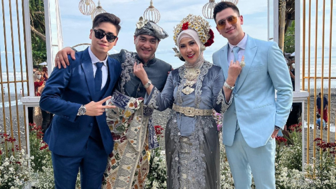 Pernikahan Venna Melinda dan Ferry Irawan.