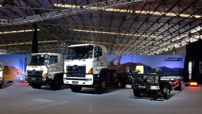 Hino luncurkan truk dan bus berstandar emisi Euro 4