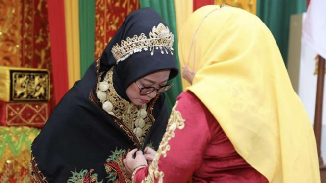 VIVA Militer: Istri KSAD Dudung dapat gelar kehormatan adat Aceh 'Cut Nyak'