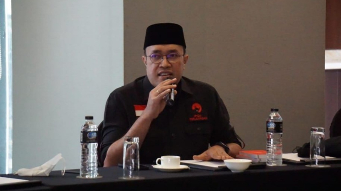 Ketua DPP PDIP Jawa Barat sekaligus anggota Komisi IV DPR RI  Ono Surono.
