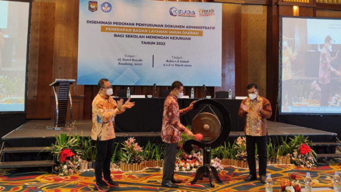 Rapat koordinasi Badan Layanan Umum Daerah (BLUD) di el Hotel Royale Bandung
