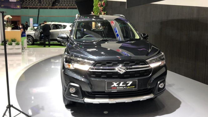 Suzuki XL7 dipamerkan di Jakarta Auto Week 2022