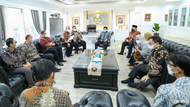 Komisioner KPU-Bawaslu periode 2022-2027 bertemu dengan Cak Imin.