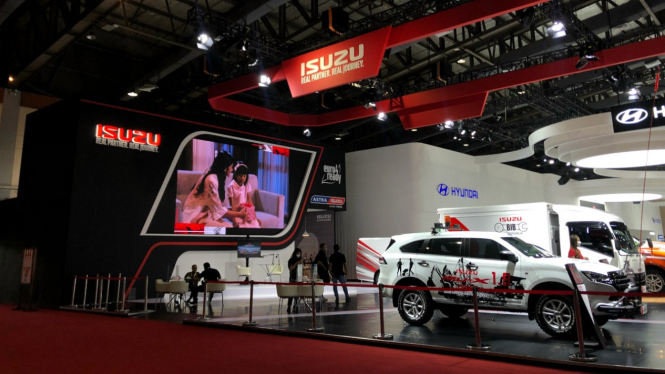Booth Isuzu di Jakarta Auto Week 2022