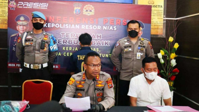 Kapolres Nias, AKBP Wawan Iriawan saat beri keterangan pers kasus pembunuhan.