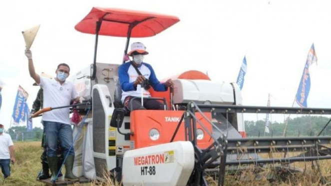 Petani Program Makmur.